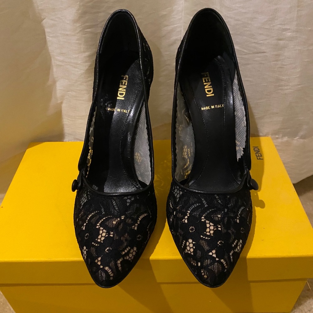 Fendi heels with box